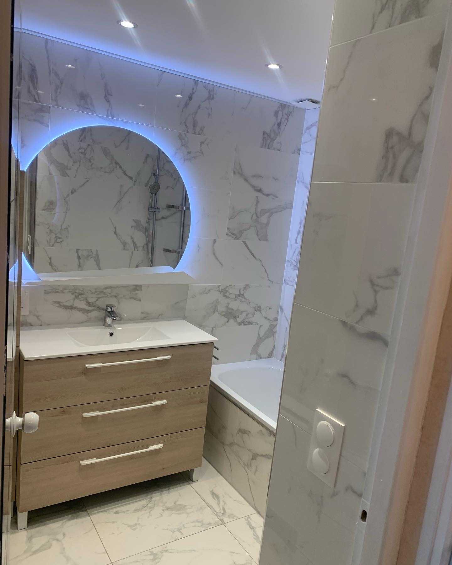 Salle de Bain Baignoire Habillée