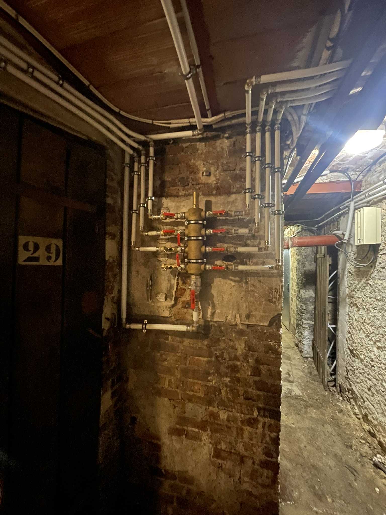 Installation d'une nourrice de distribution d'eau