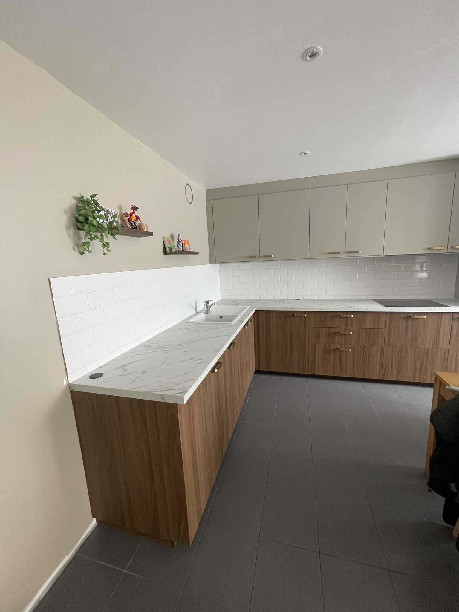 Rénovation et pose d'une cuisine contemporaine sur-mesure