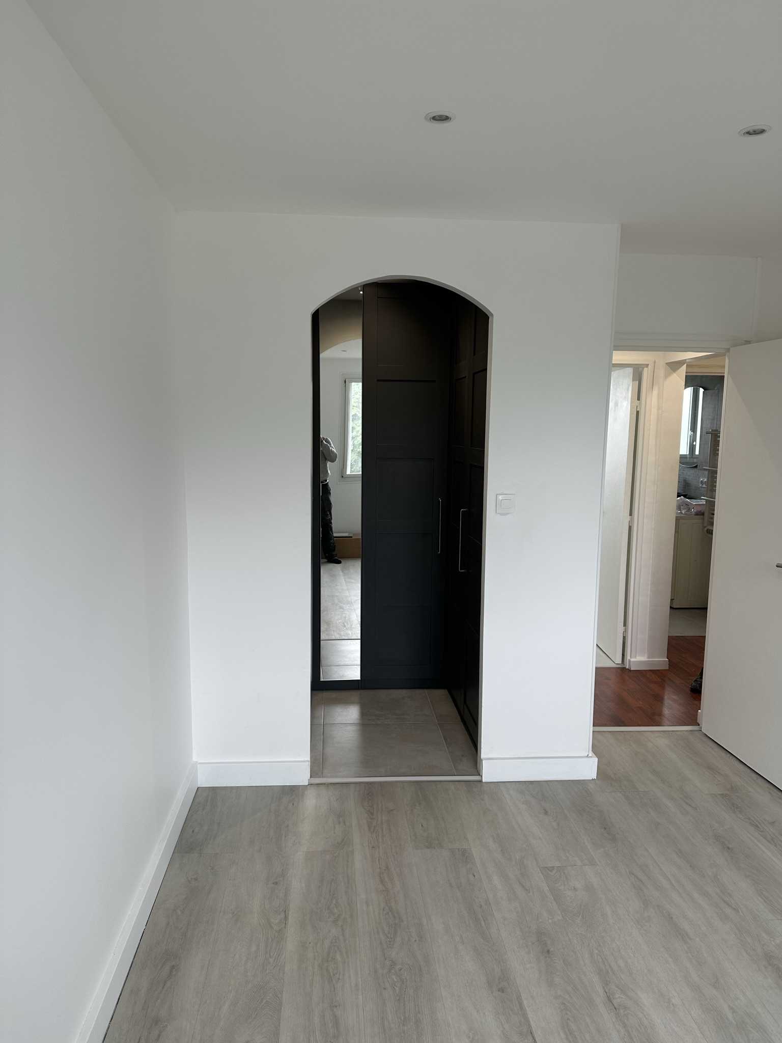 Création d'une arche et aménagement de dressing sur-mesure